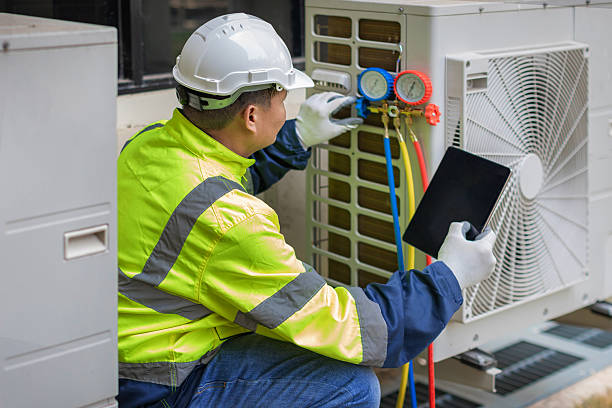 Professional Hvac Installation technician working in Orange City, IA
